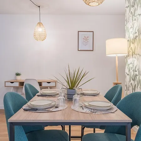 T3 Tropical Avec Parking Gratuit, Terrasse Et Wifi